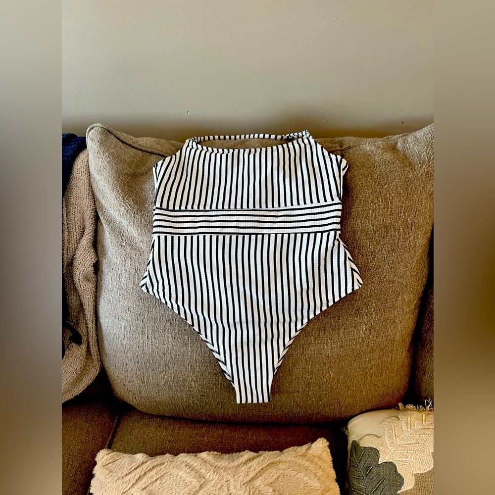 Size small women’s swimsuit